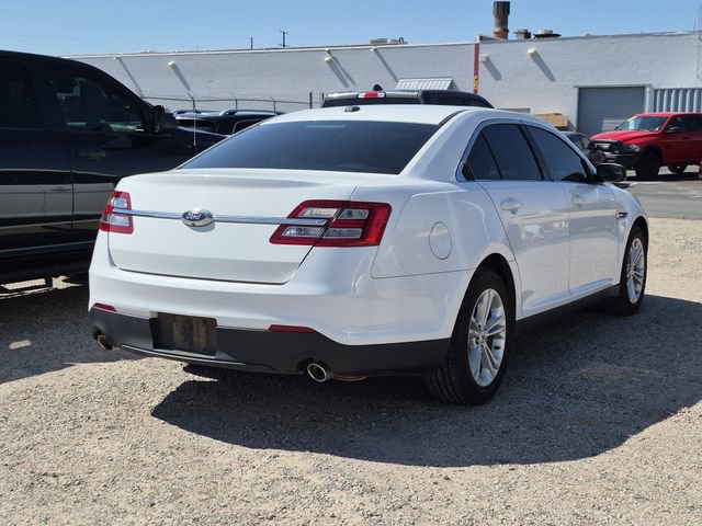 Used 2018 Ford Taurus SE FWD image 8