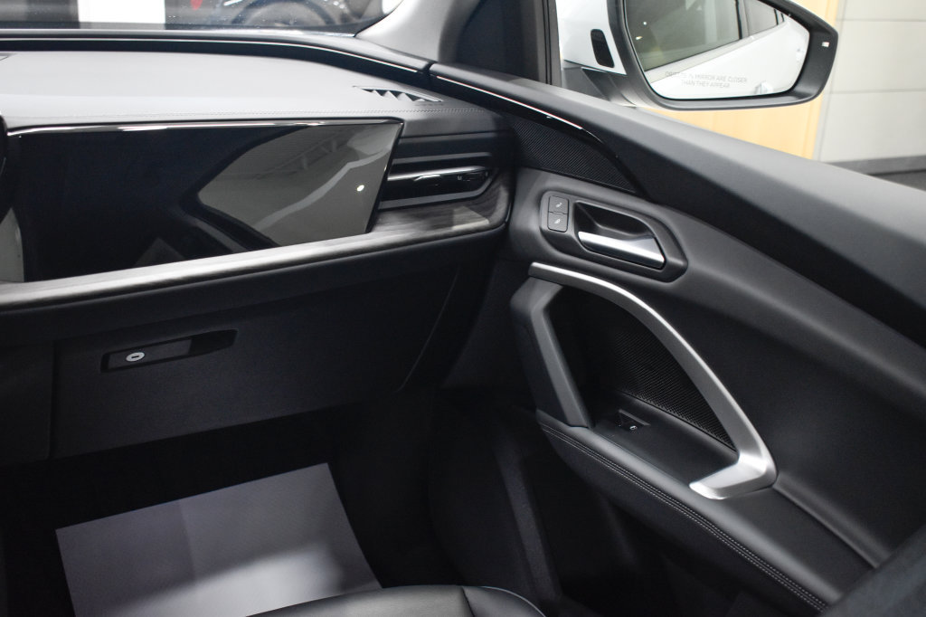 Used 2025 Audi Q5 Premium AWD/4WD image 23