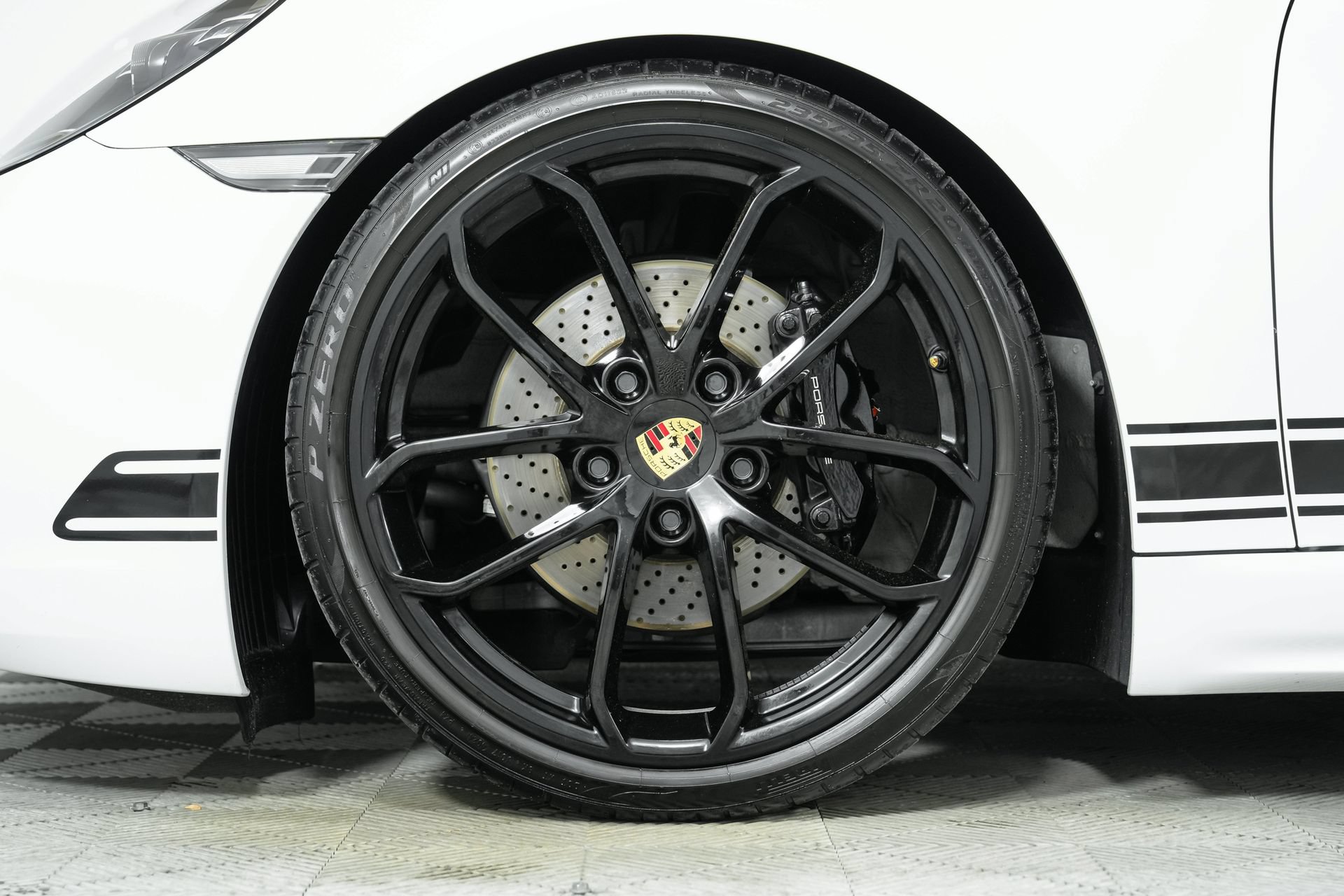 Used 2025 Porsche 718 Cayman RWD image 35