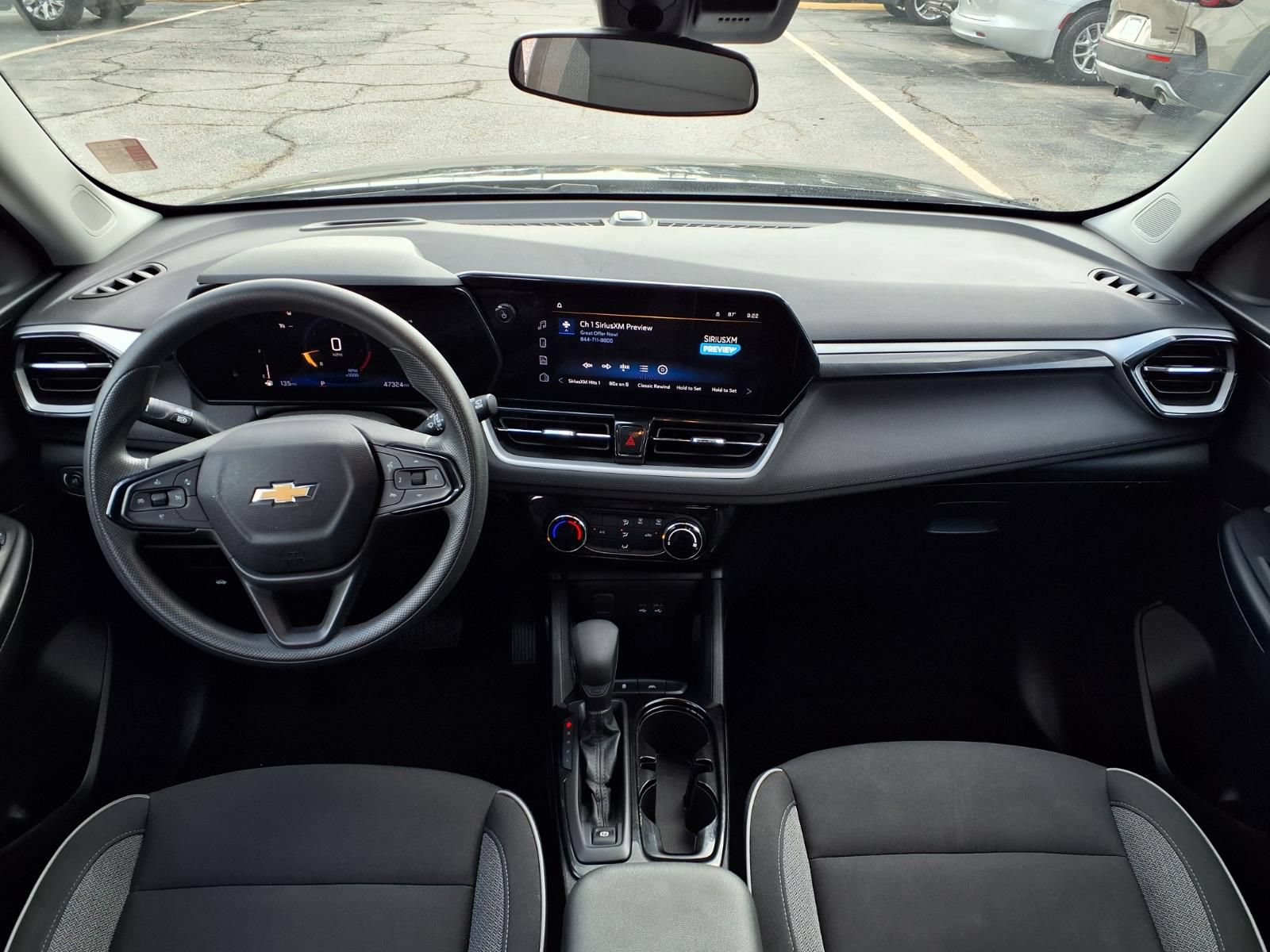 Used 2024 Chevrolet TrailBlazer LT FWD image 3