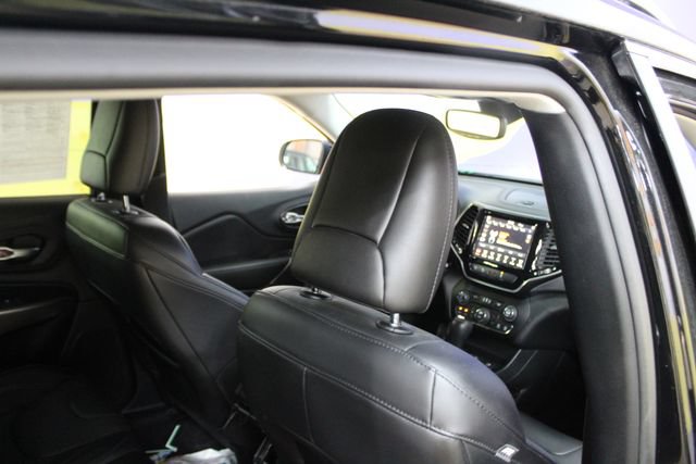 Used 2021 Jeep Cherokee Limited w/ Elite Package AWD/4WD image 10