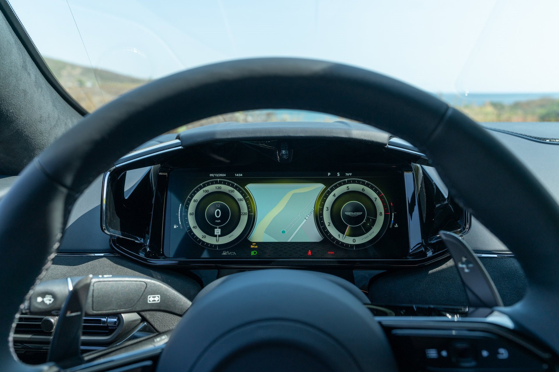 Used 2025 Aston Martin V8 Vantage Coupe image 13