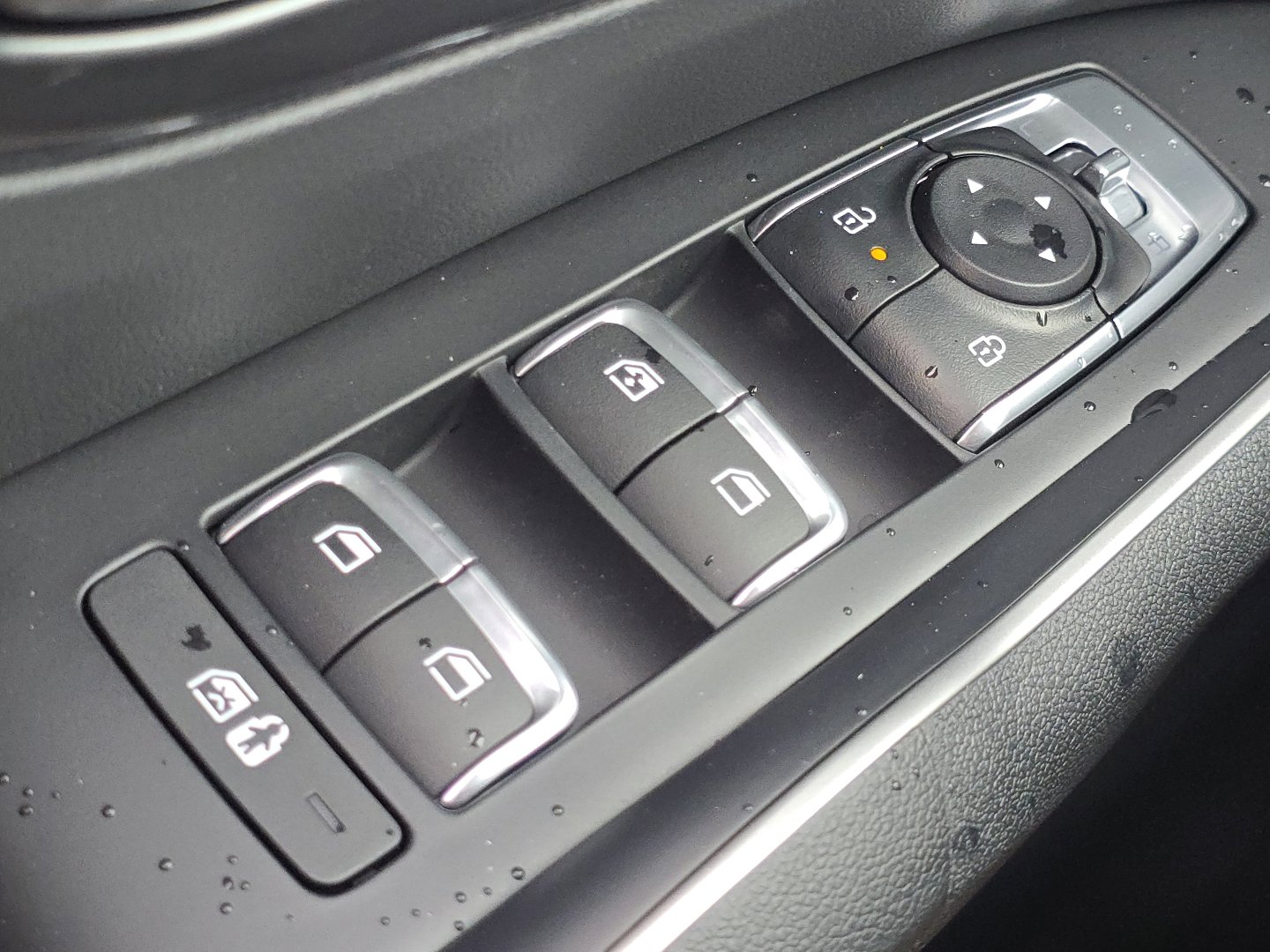 Used 2026 Kia Sorento LX FWD image 23