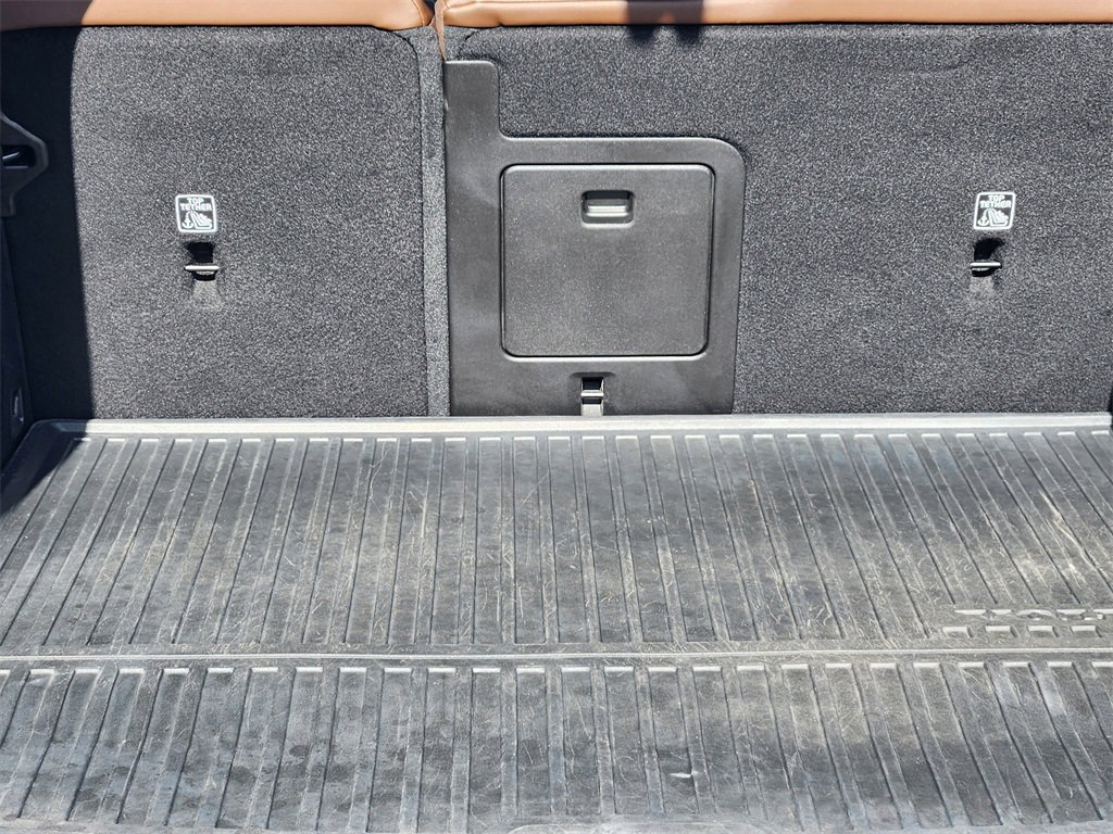 Used 2023 Volvo XC60 T8 Ultimate image 23