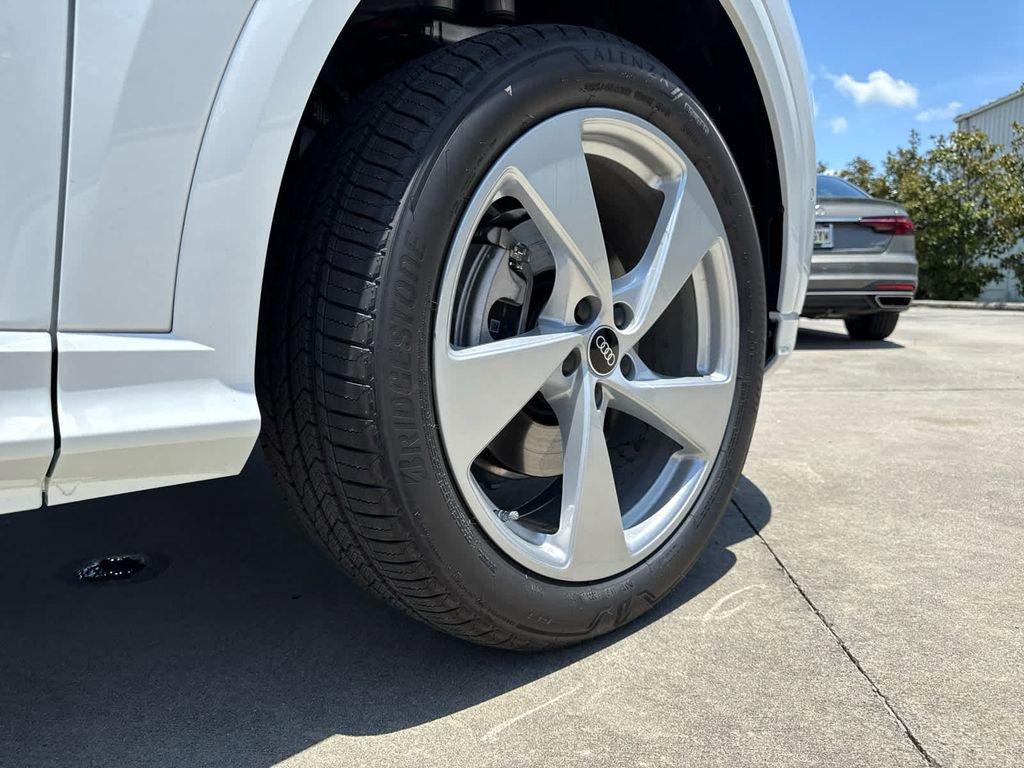 New 2025 Audi Q5 Premium Plus image 12