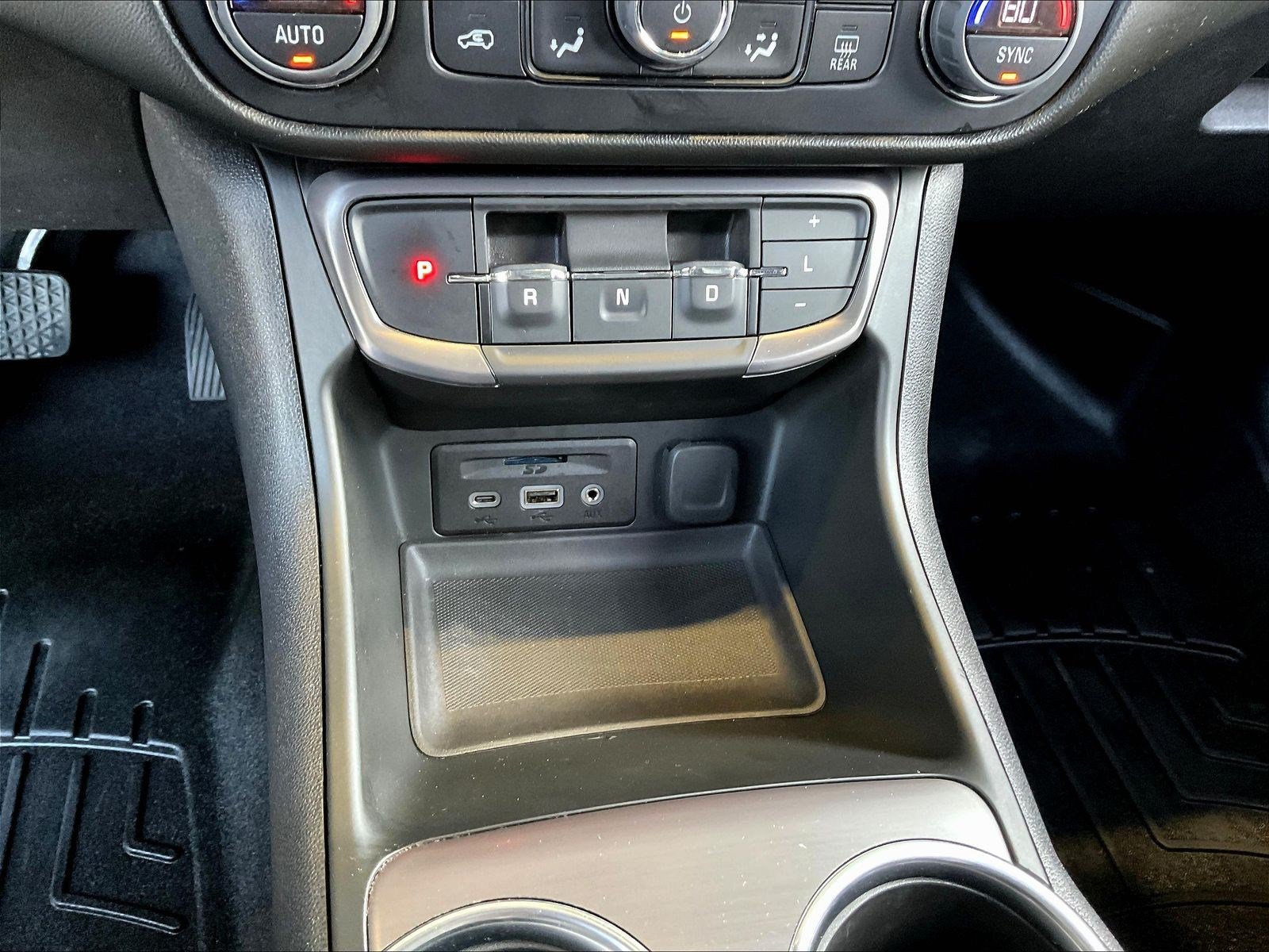Used 2022 GMC Terrain AT4 w/ Tech Package AWD/4WD image 15