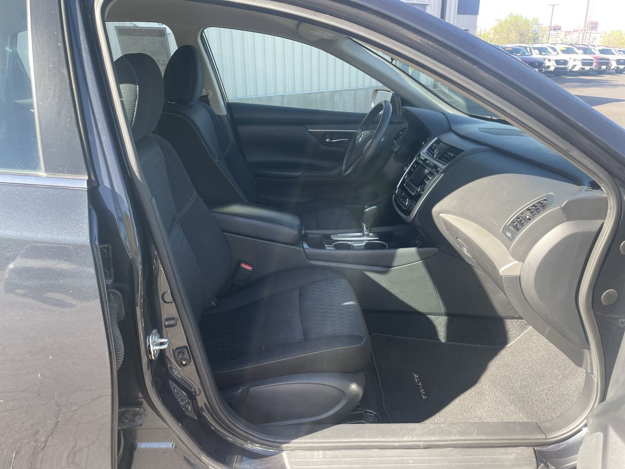 Used 2018 Nissan Altima 2.5 SV image 16