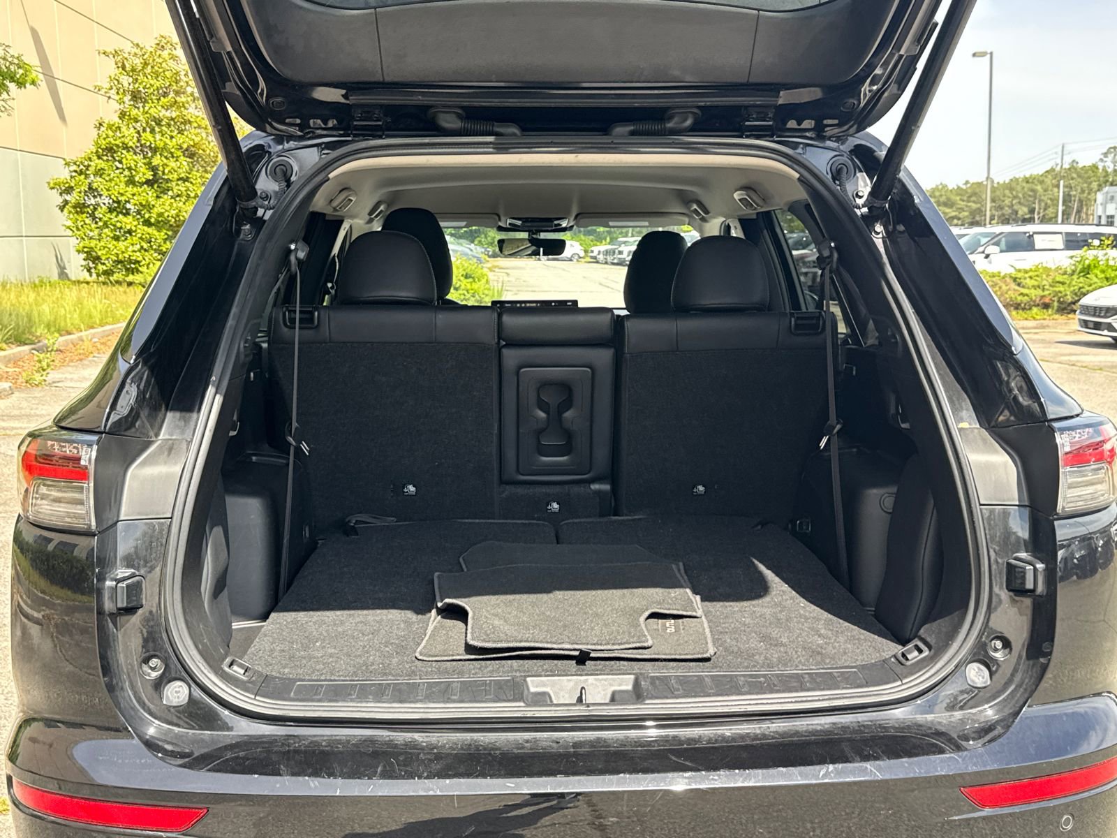 Used 2025 Mitsubishi Outlander SE FWD image 18
