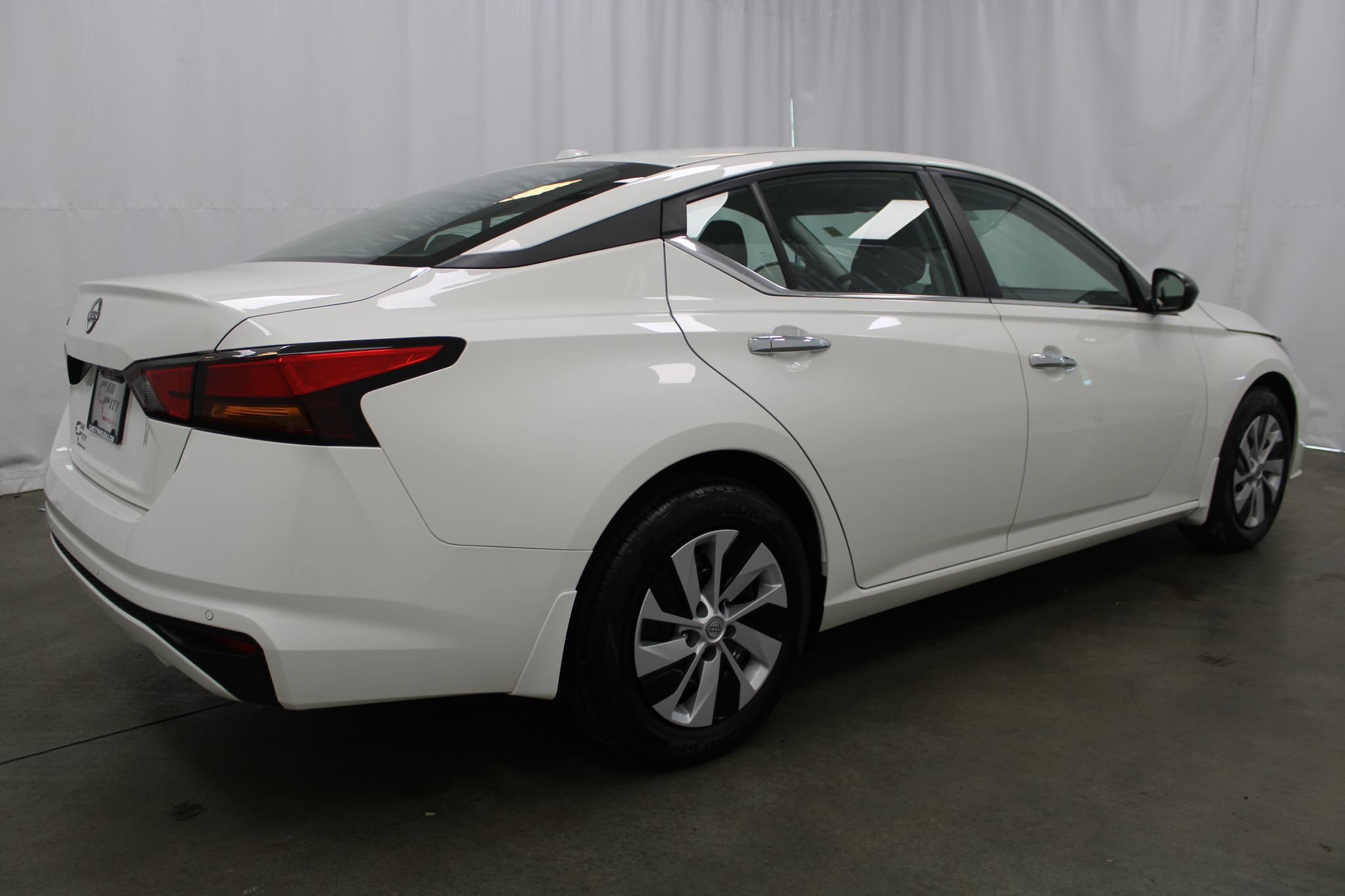 Used 2025 Nissan Altima 2.5 S FWD image 6