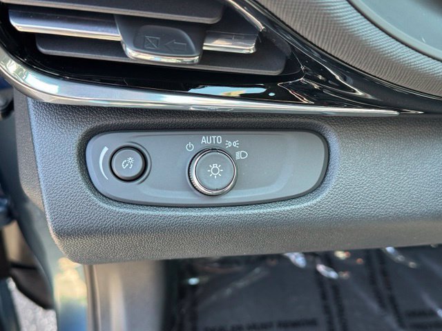 Used 2024 Buick Envista Sport Touring w/ Convenience I Package FWD image 16