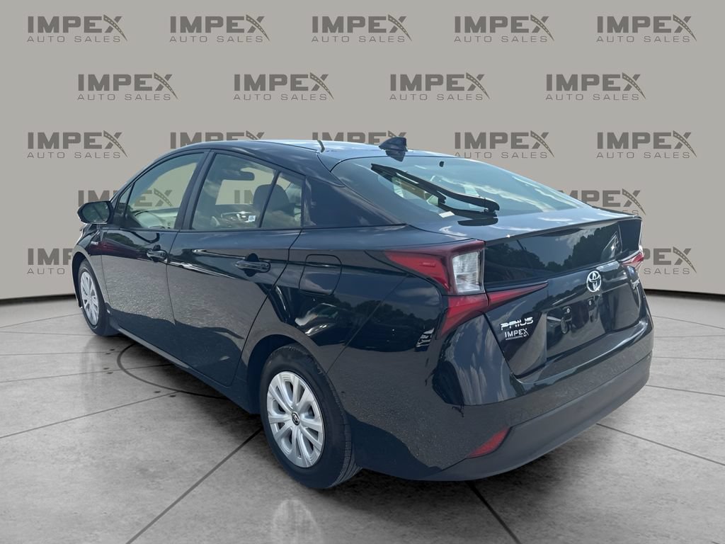 Used 2021 Toyota Prius LE FWD image 2
