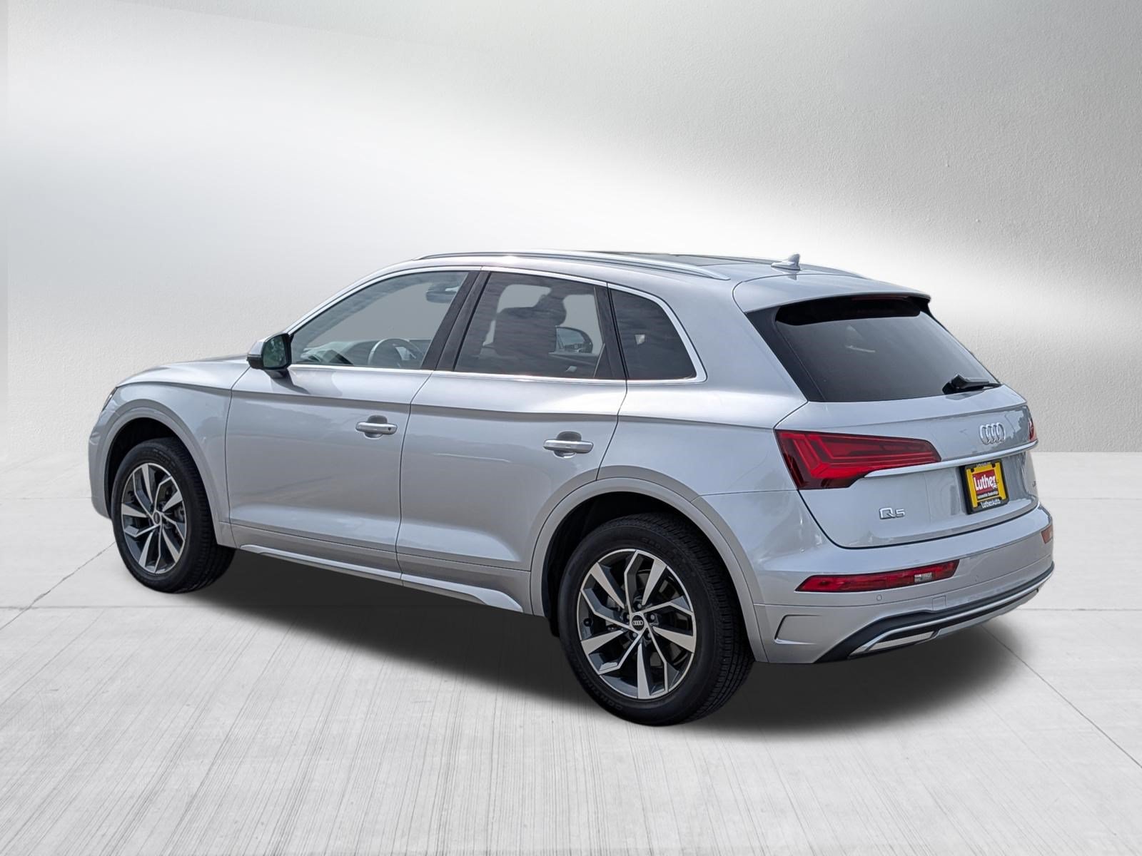 Used 2021 Audi Q5 2.0T Premium Plus w/ Premium Plus Package AWD/4WD image 5