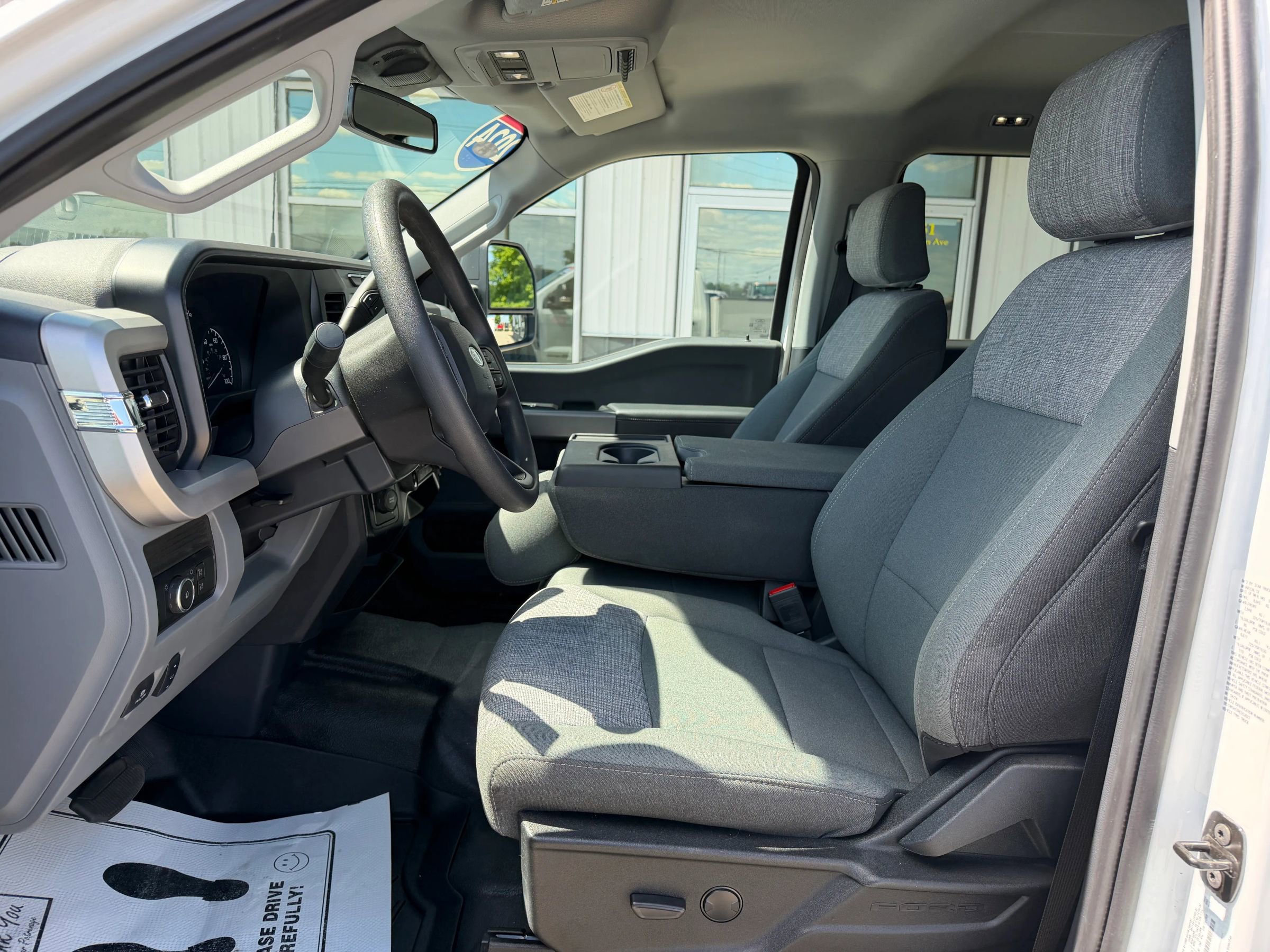 Used 2024 Ford F550 4x4 Crew Cab Super Duty w/ XLT Value Package image 12