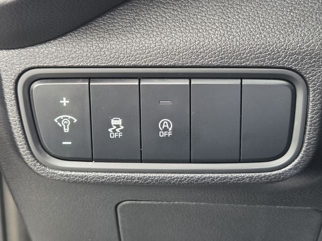 Used 2025 Kia Soul LX w/ LX Technology Package FWD image 30