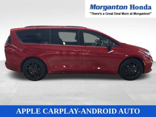 Used 2025 Chrysler Pacifica Limited image 10