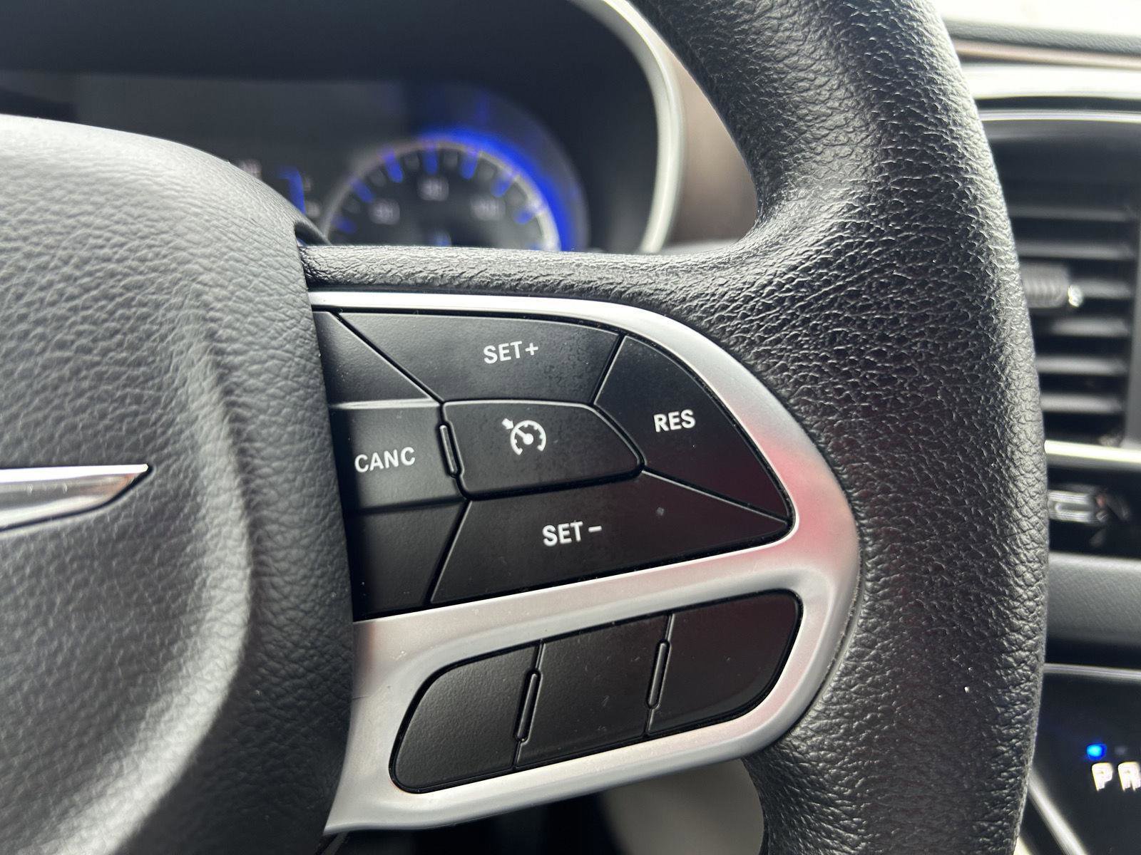 Used 2020 Chrysler Voyager LX FWD image 27