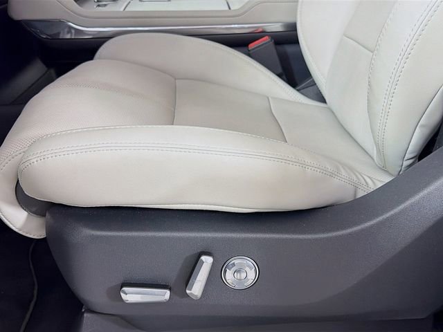 New 2026 Lincoln Navigator L Reserve AWD/4WD image 21