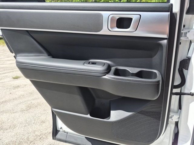 Used 2025 Hyundai Santa Fe SEL FWD image 25