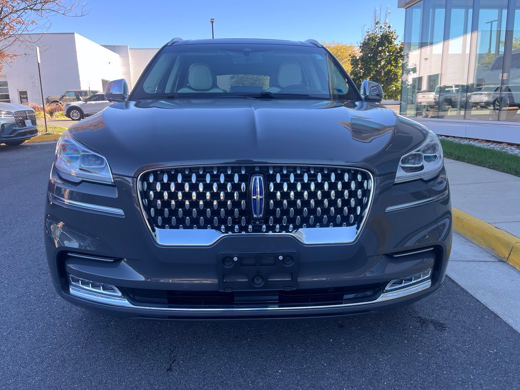 Certified 2022 Lincoln Aviator Black Label Grand Touring w/ Class IV Trailer Tow Package AWD/4WD image 2