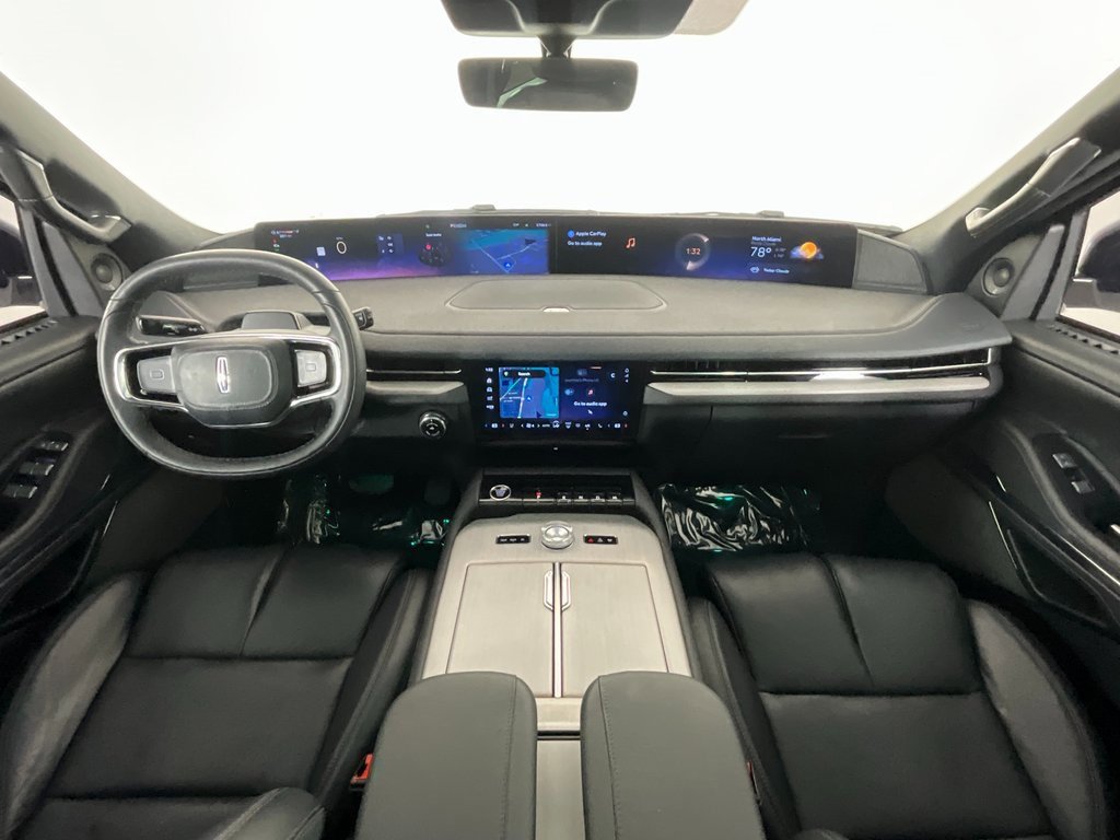 Used 2025 Lincoln Navigator Reserve w/ Jet Appearance Package image 10