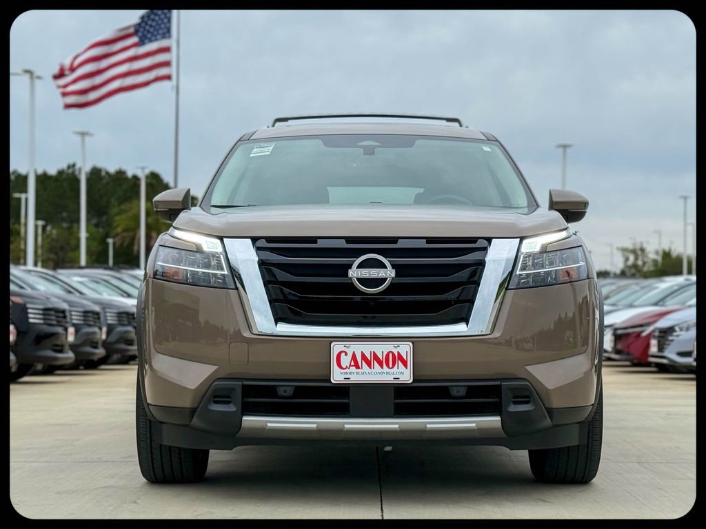 Used 2024 Nissan Pathfinder Platinum w/ Cargo Package image 4