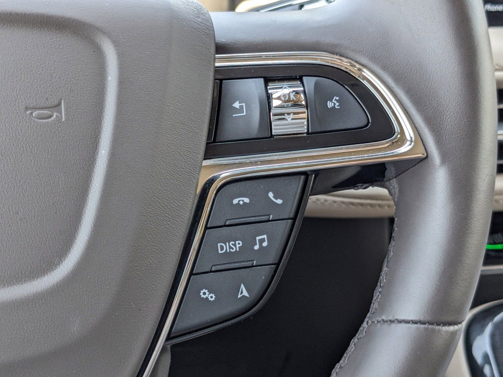 Certified 2023 Lincoln Nautilus Reserve w/ Equipment Group 201A image 28