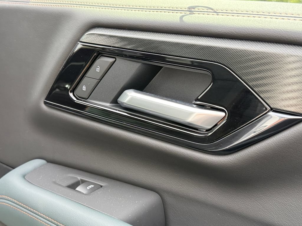 New 2026 GMC Yukon AT4 w/ AT4 Premium Package AWD/4WD image 41