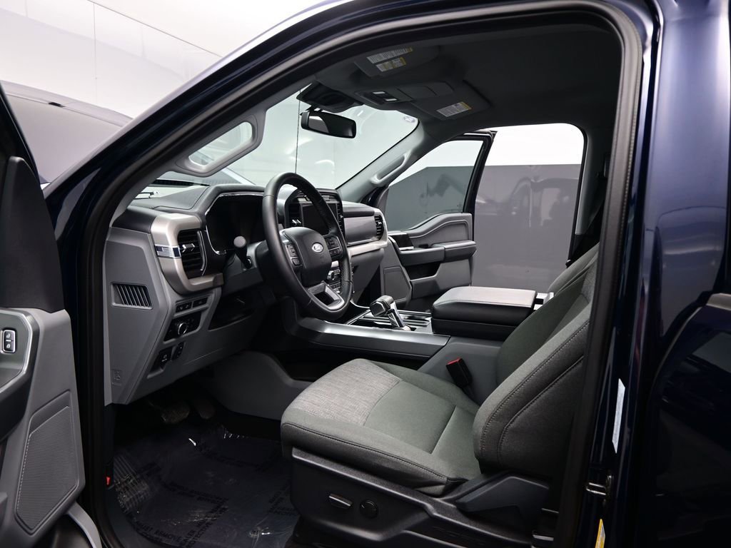 Used 2023 Ford F150 Lightning XLT AWD/4WD image 8