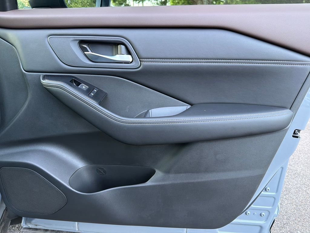 Used 2023 Nissan Rogue SL w/ SL Premium Package FWD image 37