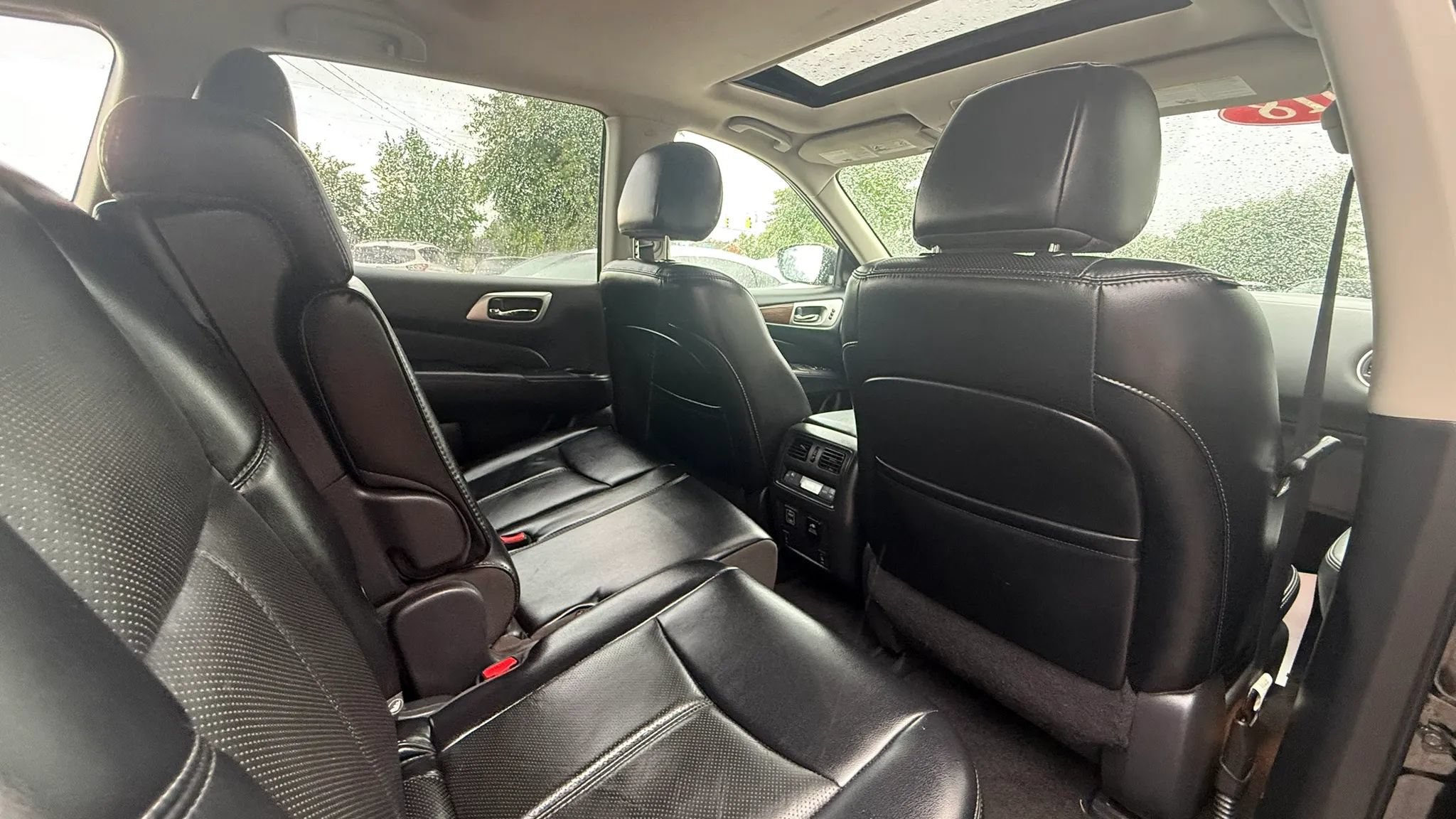 Used 2018 Nissan Pathfinder Platinum w/ Cargo Package FWD image 13