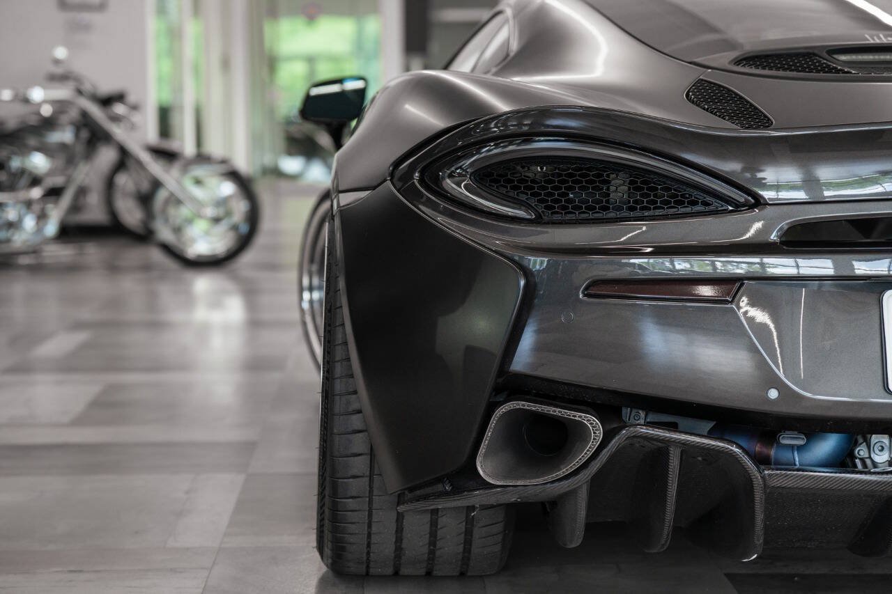 Used 2017 McLaren 570S RWD image 24