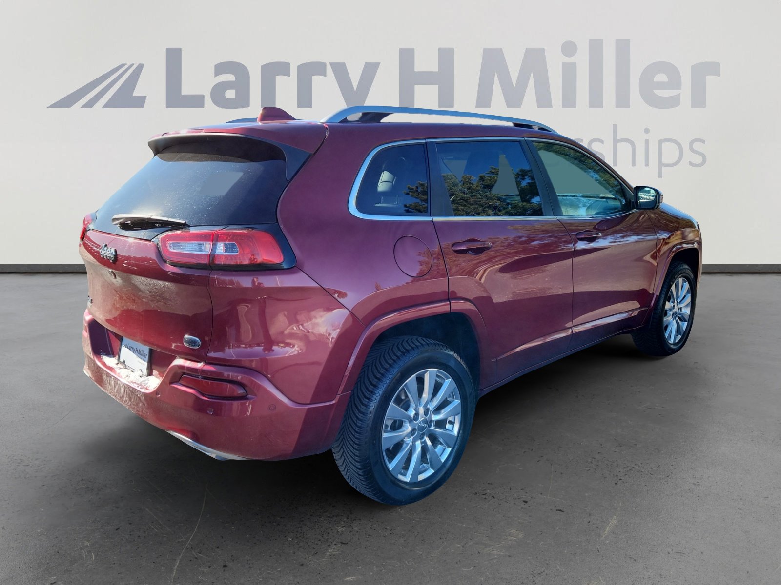 Used 2016 Jeep Cherokee Overland w/ Technology Group image 5