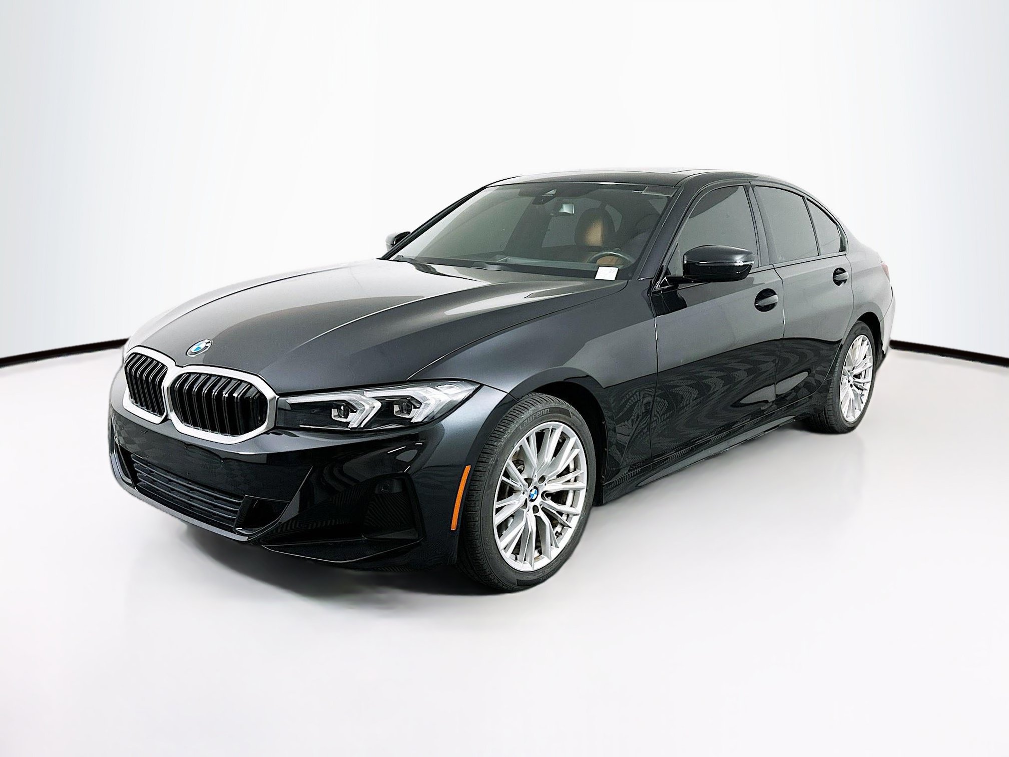 Used 2023 BMW 330i Sedan w/ Driving Assistance Package RWD image 3