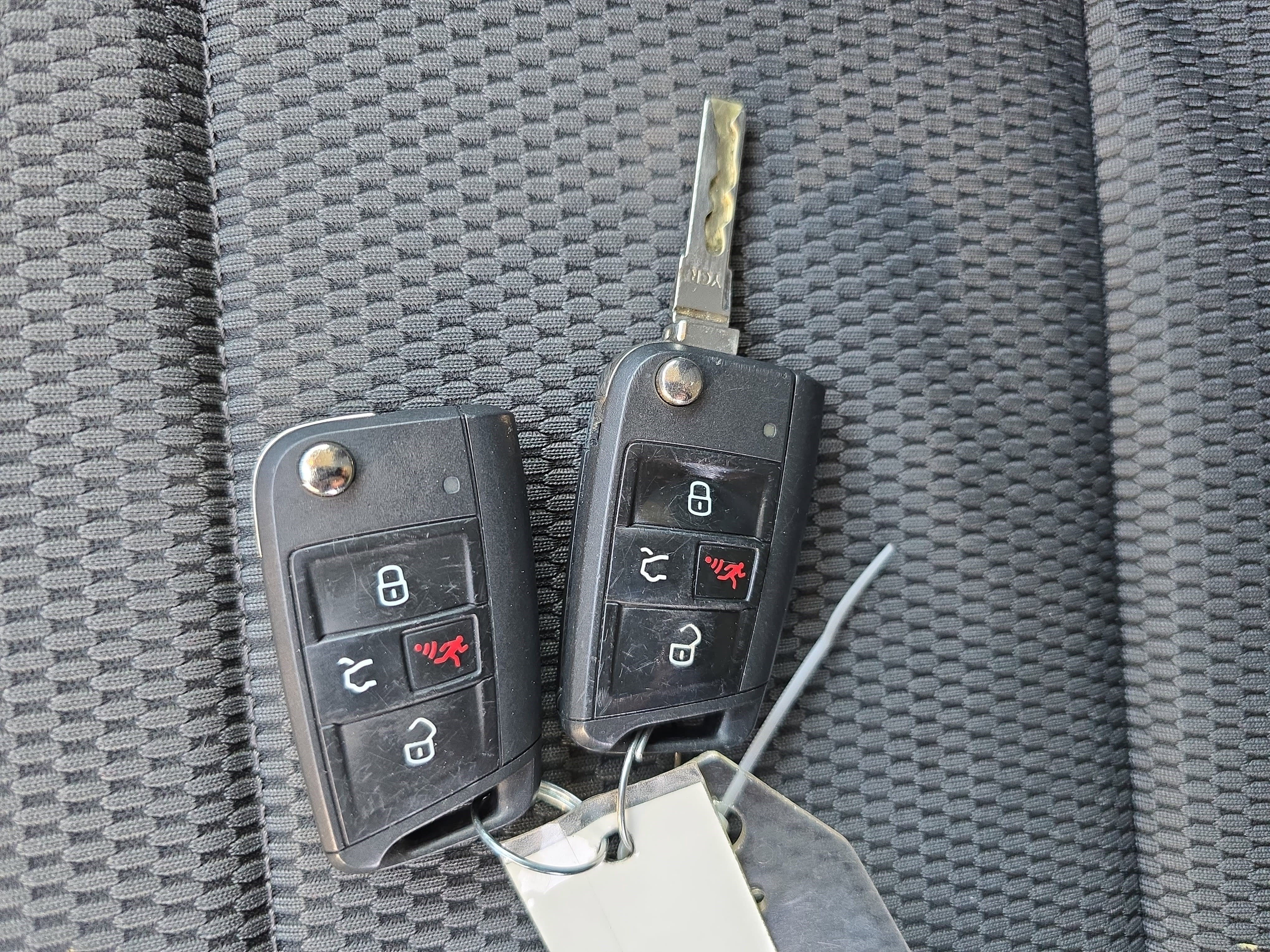 Used 2018 Volkswagen Golf S image 34