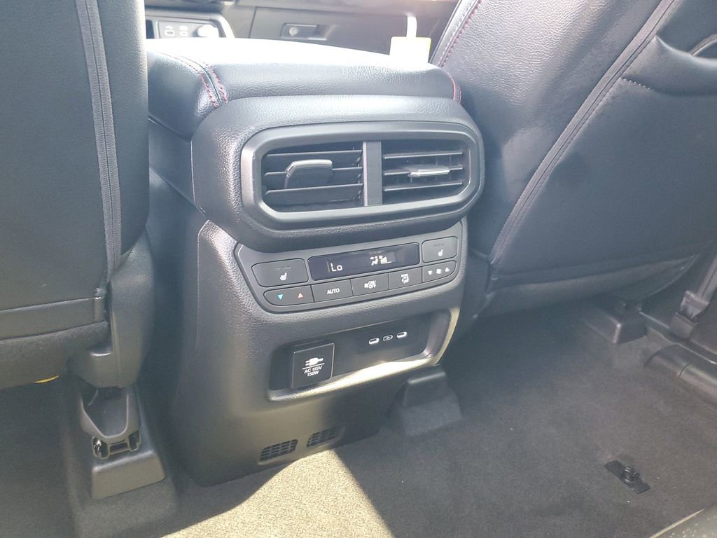 Used 2025 Honda Pilot Black Edition image 14