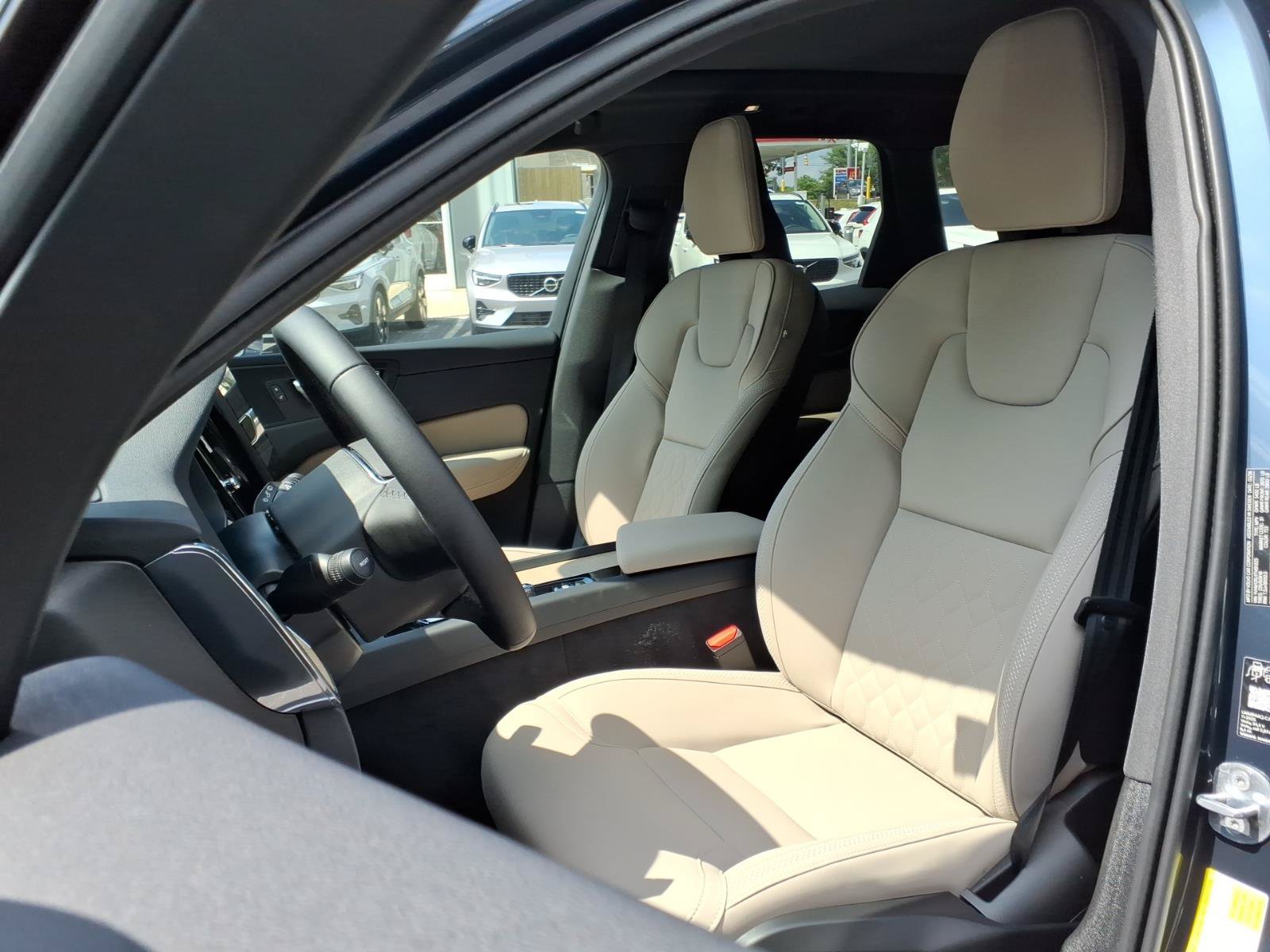 New 2026 Volvo XC60 B5 Core w/ Climate Package AWD/4WD image 6