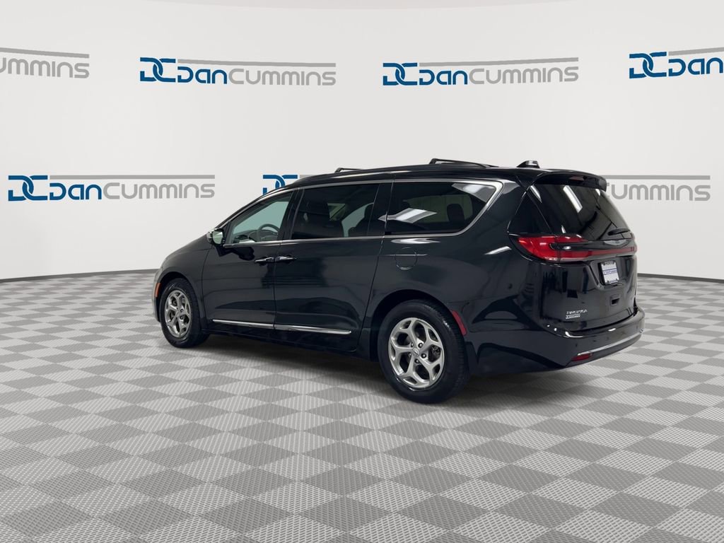 Used 2023 Chrysler Pacifica Limited image 6