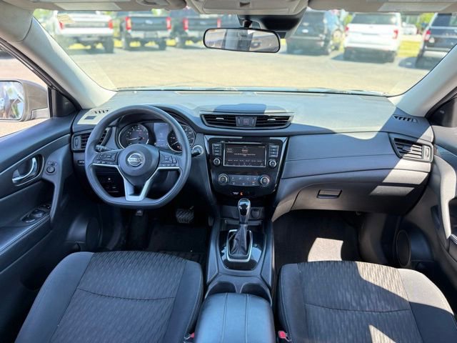 Used 2019 Nissan Rogue SV AWD/4WD image 2
