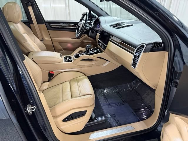 Used 2023 Porsche Cayenne Platinum Edition AWD/4WD image 7