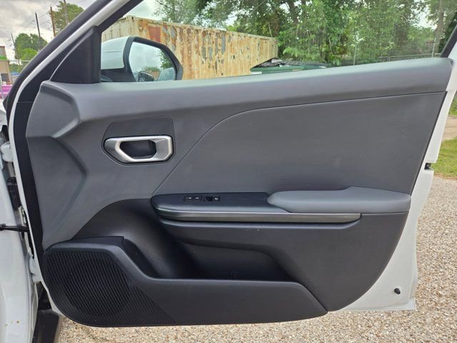 Used 2025 Kia K4 FWD image 27