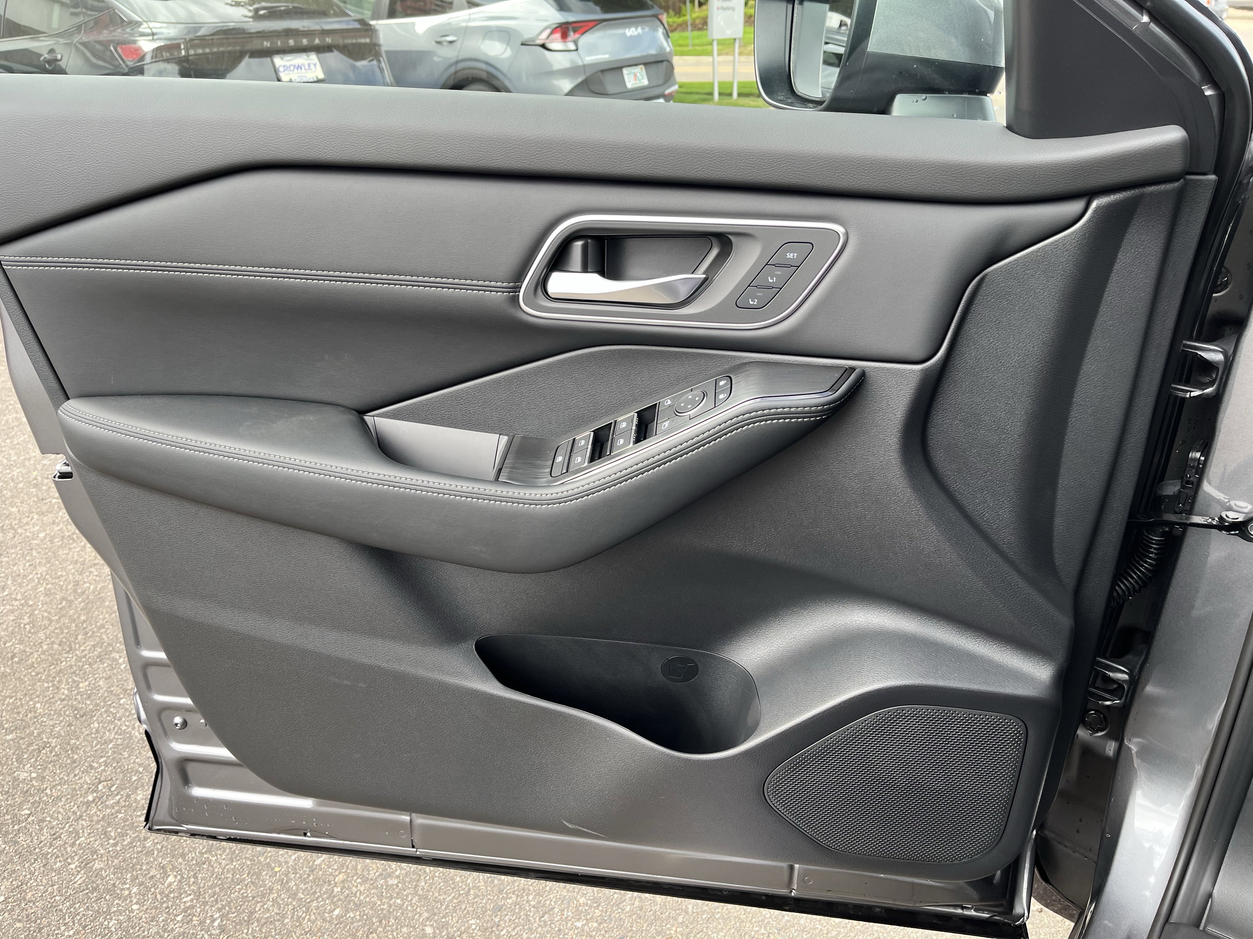 New 2026 Nissan Rogue Platinum image 13