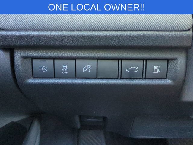 Used 2025 Toyota Camry LE w/ Convenience Package FWD image 18