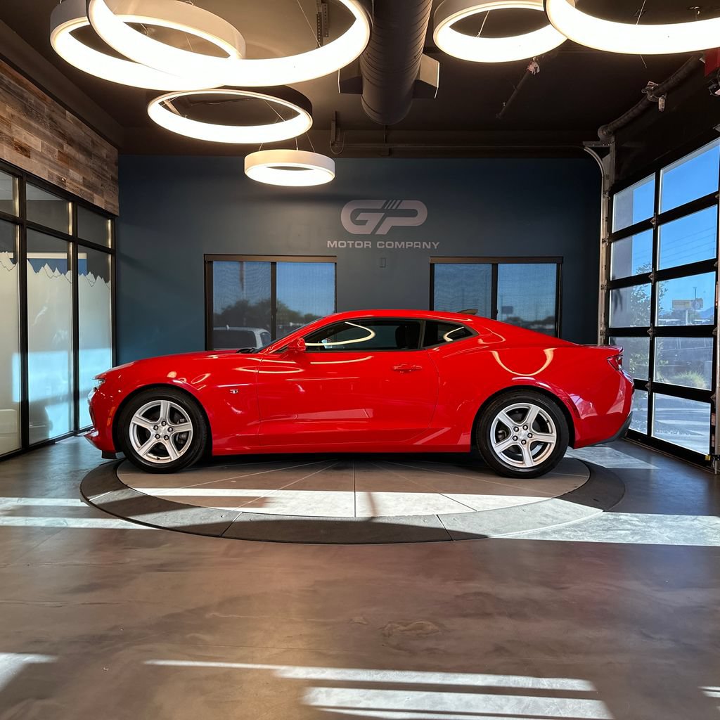 Used 2017 Chevrolet Camaro LT RWD image 6