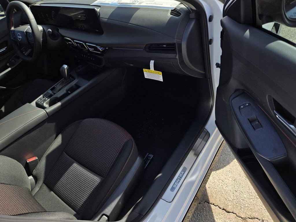 New 2026 Nissan Sentra SR w/ Floor Mat Package FWD image 7