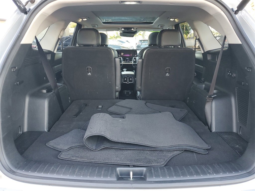 Certified 2023 Kia Sorento SX image 7