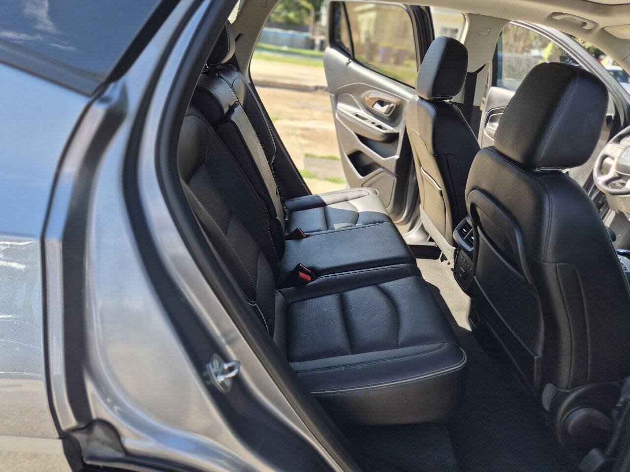 Used 2019 GMC Terrain Denali w/ Driver Alert Package II AWD/4WD image 13