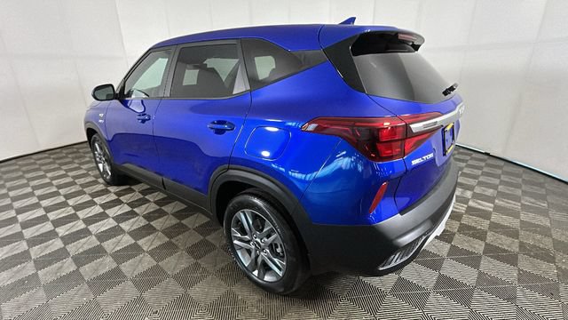 Used 2023 Kia Seltos LX AWD/4WD image 4