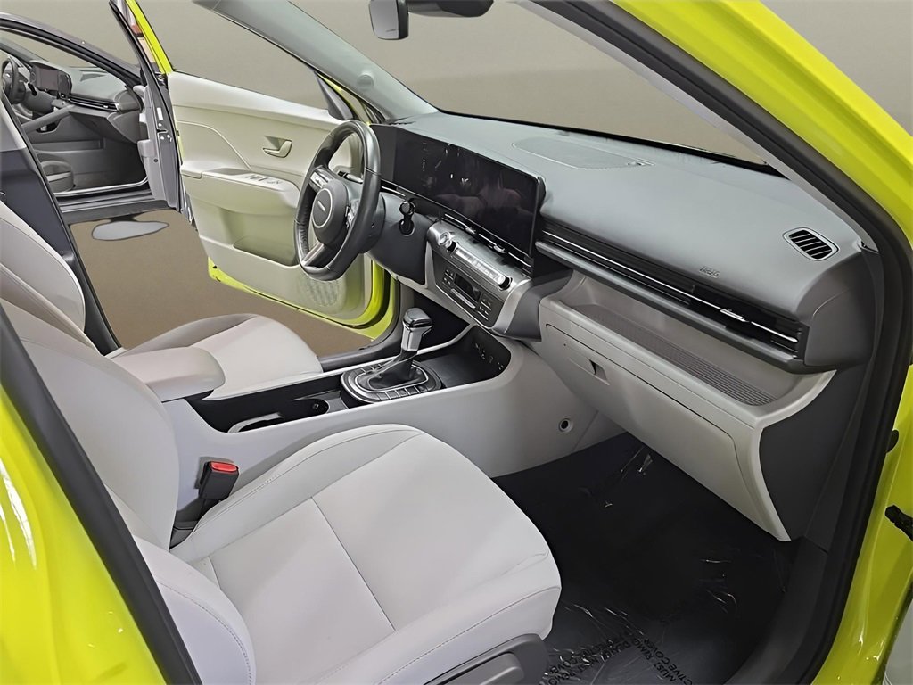 Certified 2025 Hyundai Kona SEL image 19