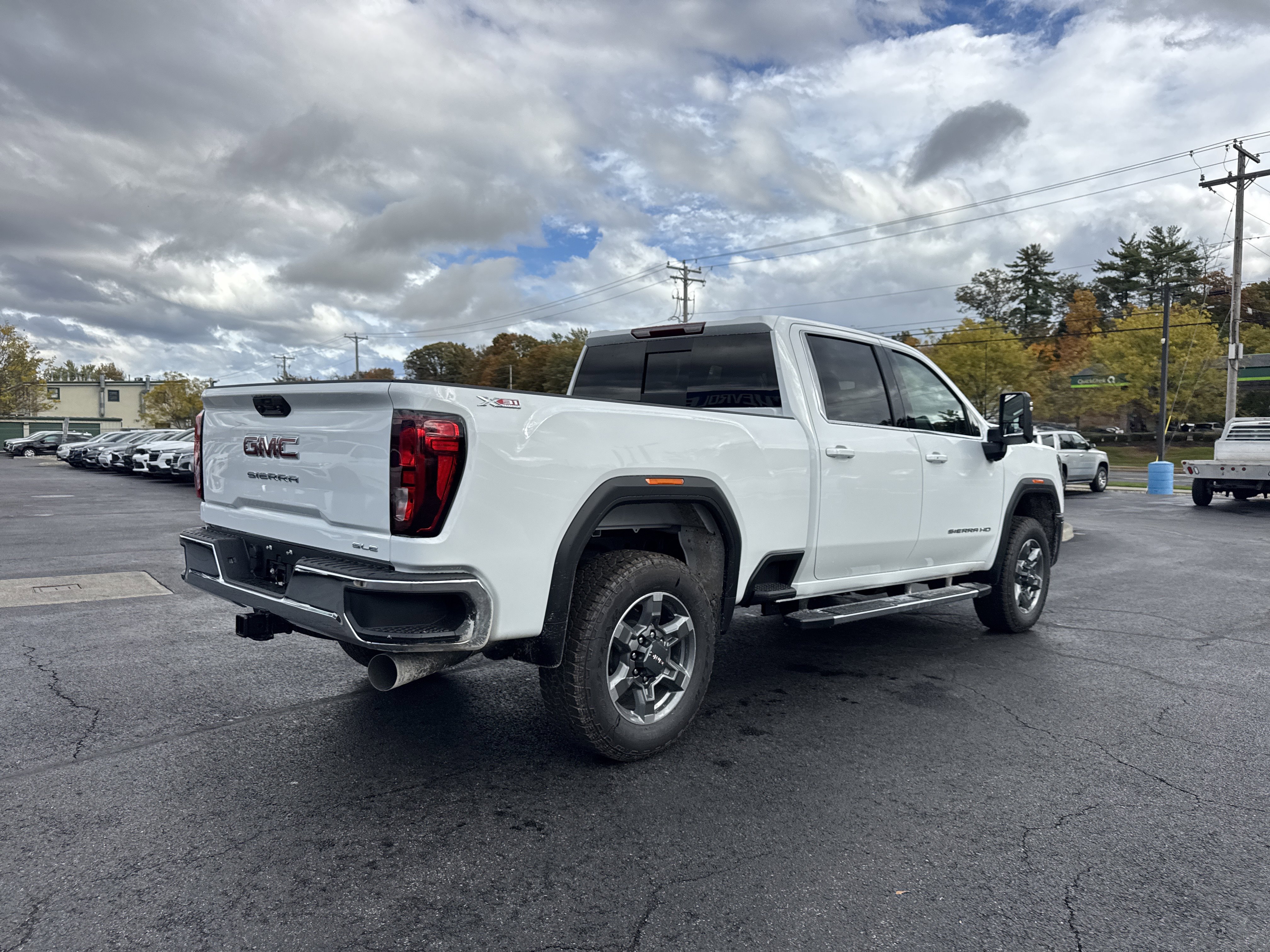New 2026 GMC Sierra 2500 SLE w/ Preferred Package image 6