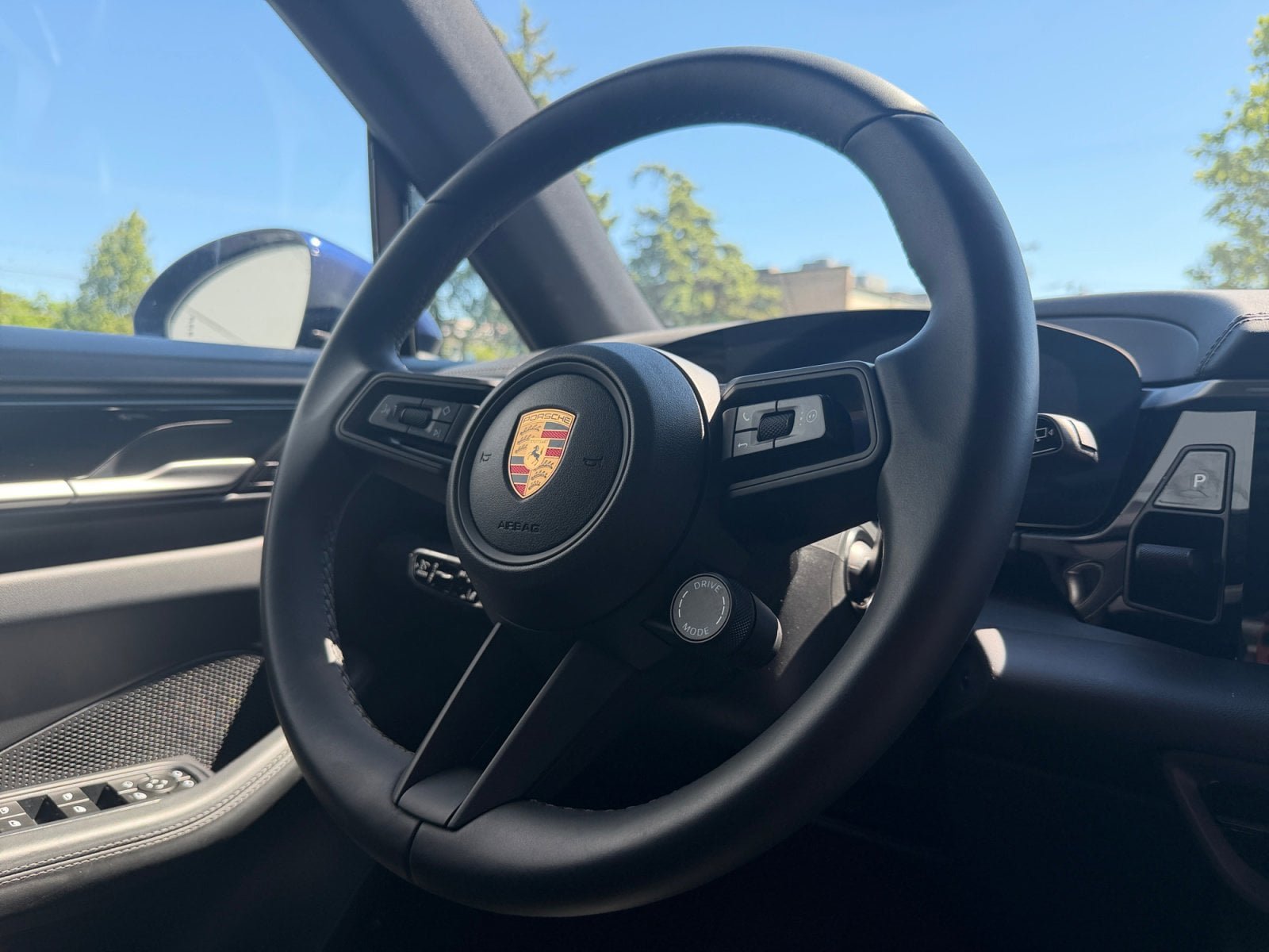 Certified 2024 Porsche Macan 4 Electric AWD/4WD image 21